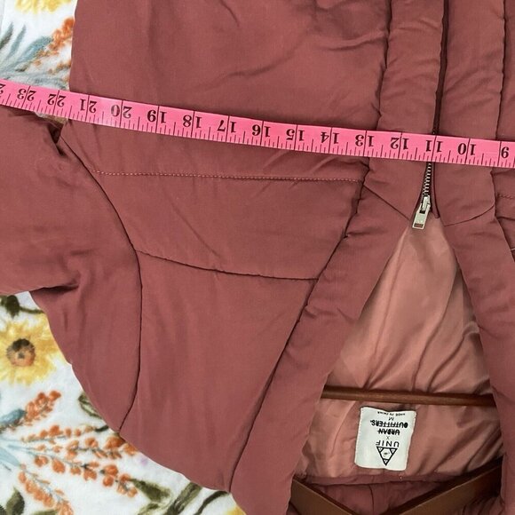 Unif x Urban Outfitters Blanket Duvet Coat Womens M Pink Zip V-neck Quilted Puff - Picture 7 of 8
